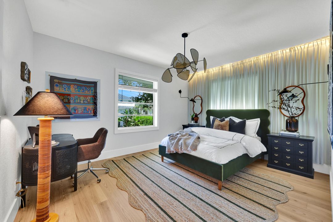 746 Park Ave, Naples, FL 34110