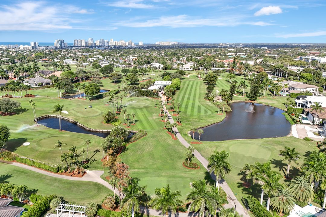 680 Wedge Dr, Naples, FL 34103