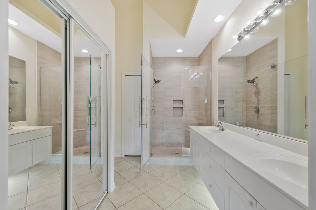 2395 Bayou Ln #4, Naples, FL 34112