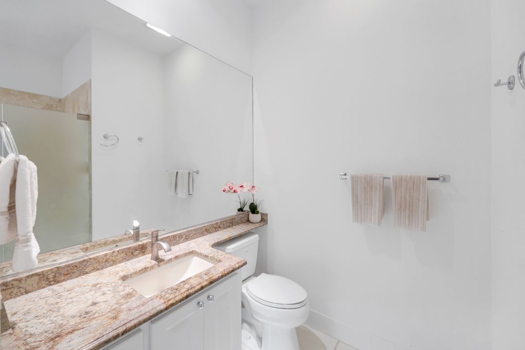 4772 Martinique Wy, Naples, FL 34119