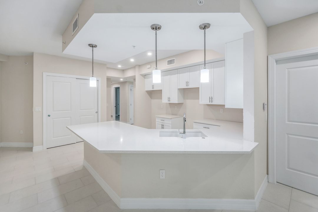 280 Antilles Wy E #101, Naples, FL 34112