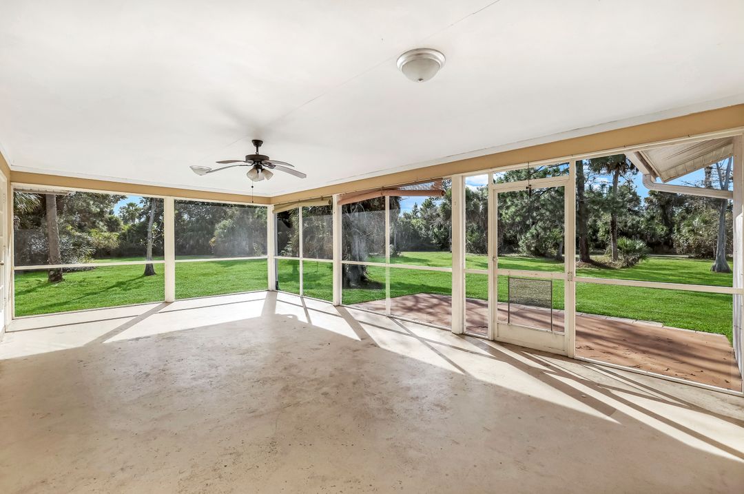 711 21st St SW, Naples, FL 34117