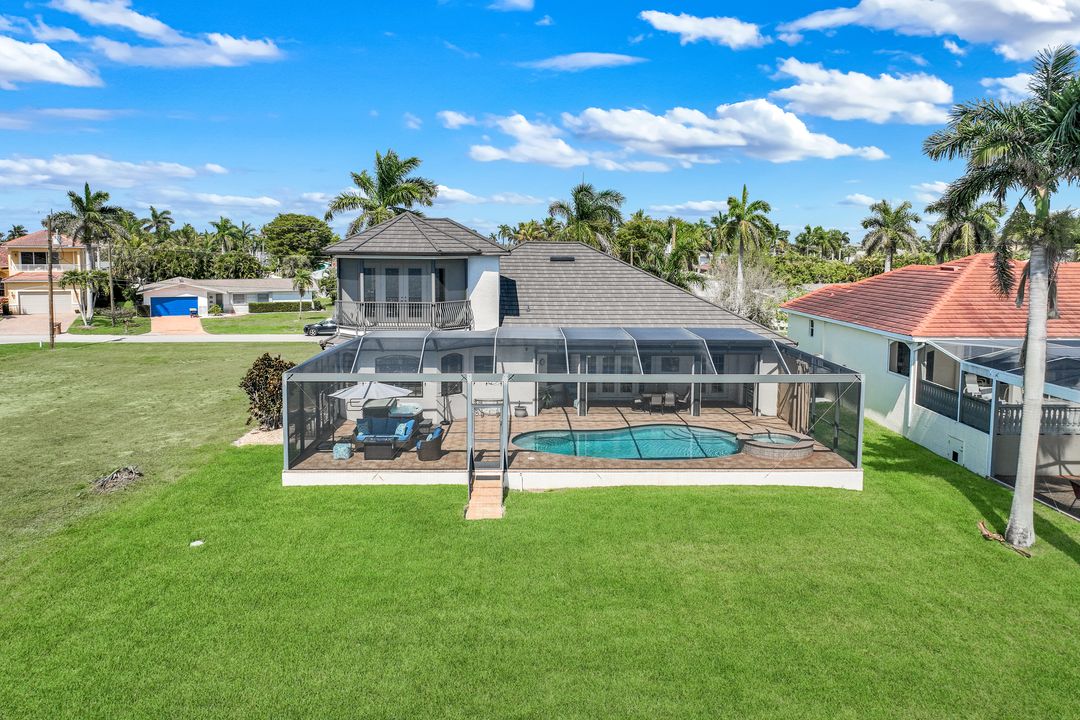 1028 Dolphin Dr, Cape Coral, FL 33904