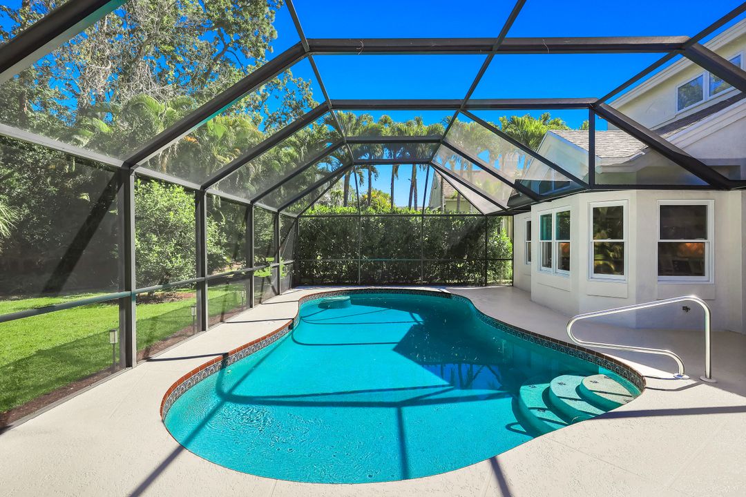 547 Cormorant Cove, Naples, FL 34113