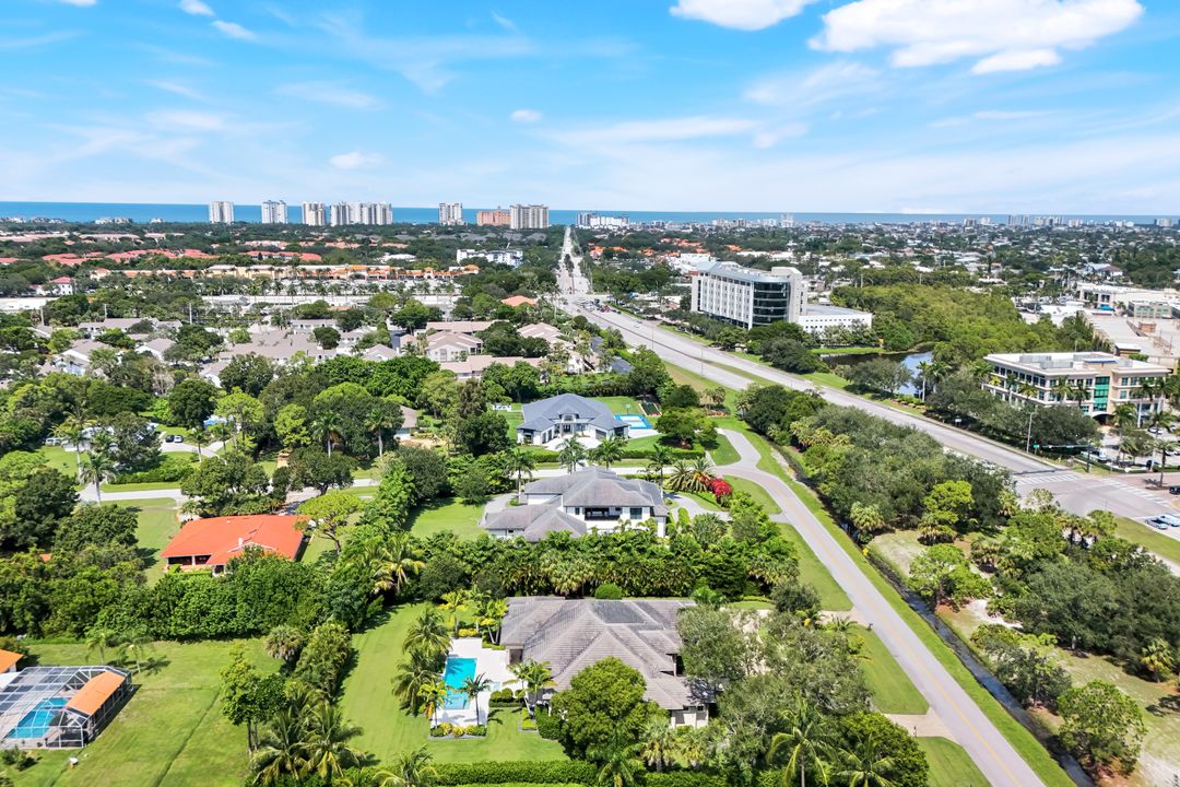 112 Hickory Rd, Naples, FL 34108
