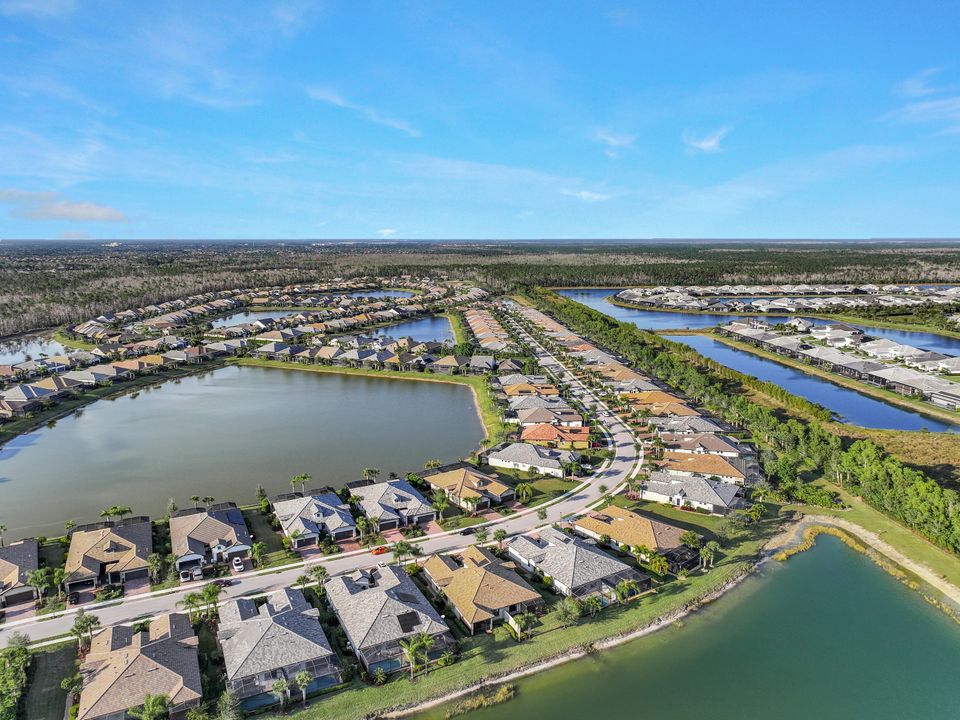 7790 Jacaranda Ln, Naples, FL 34114