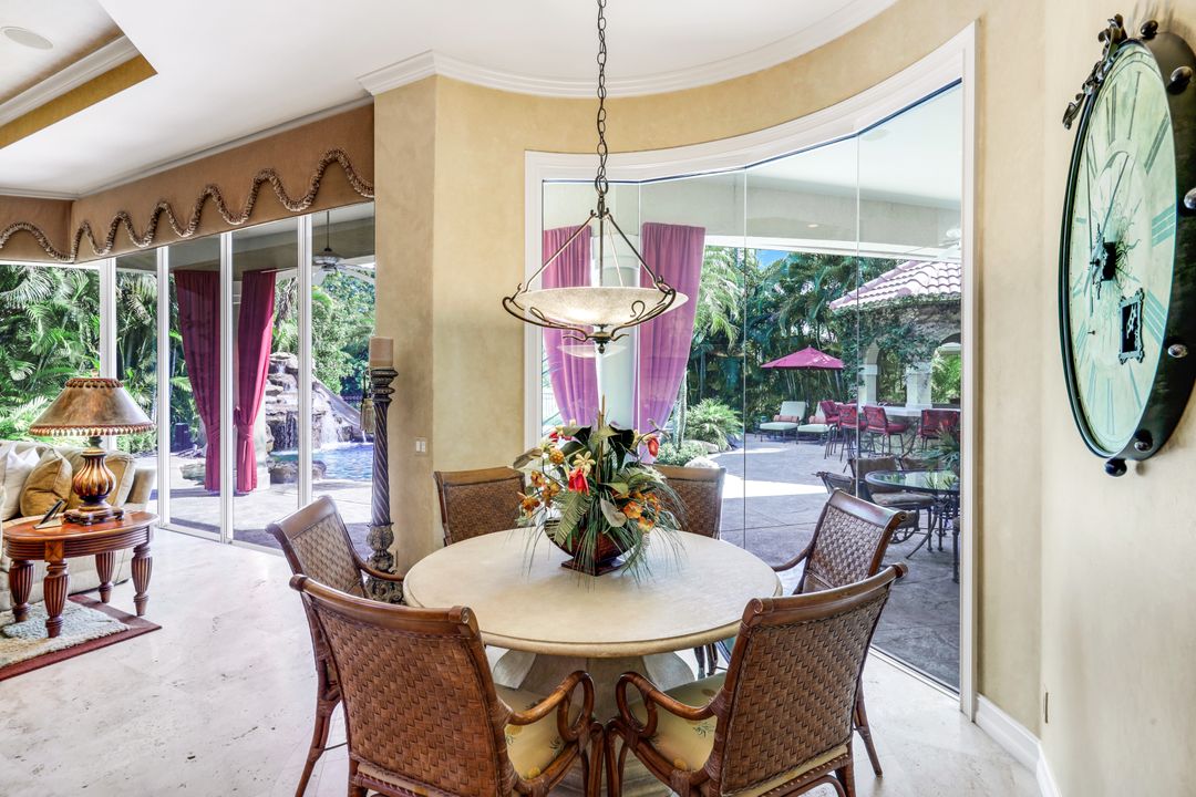 2350 Cheshire Ln, Naples, FL 34109