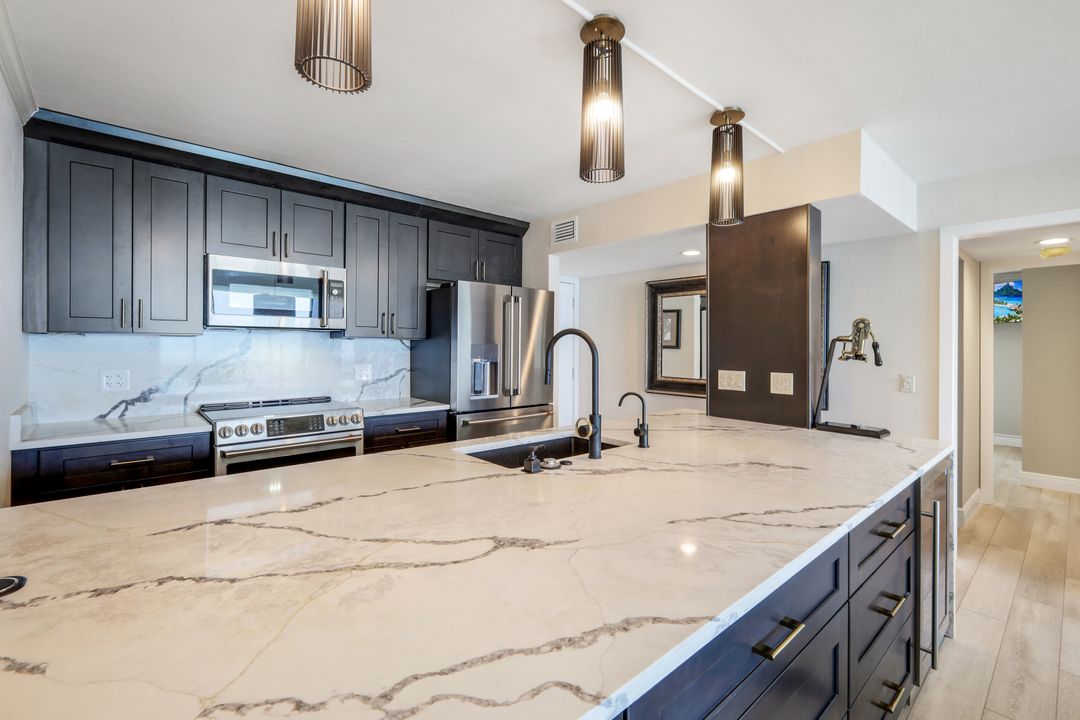 17080 Harbour Pointe Dr #12B, Fort Myers, FL 33908