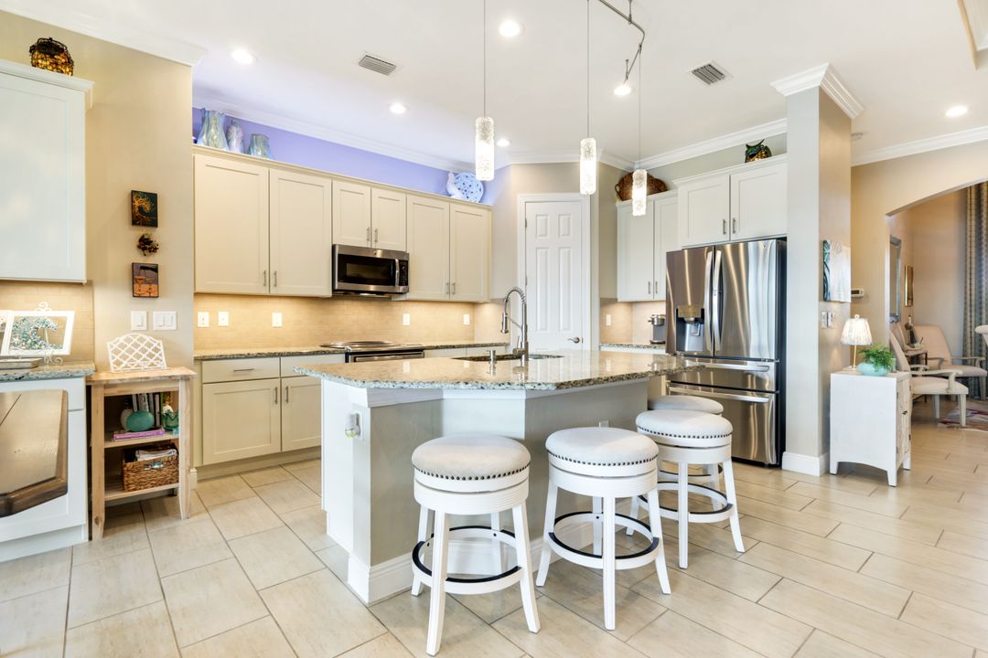 10437 Solaro St, Fort Myers, FL 33913