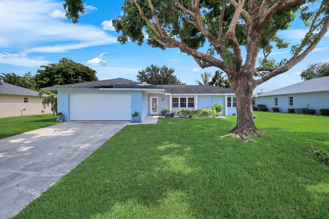 2212 SE 7th St, Cape Coral, FL 33990