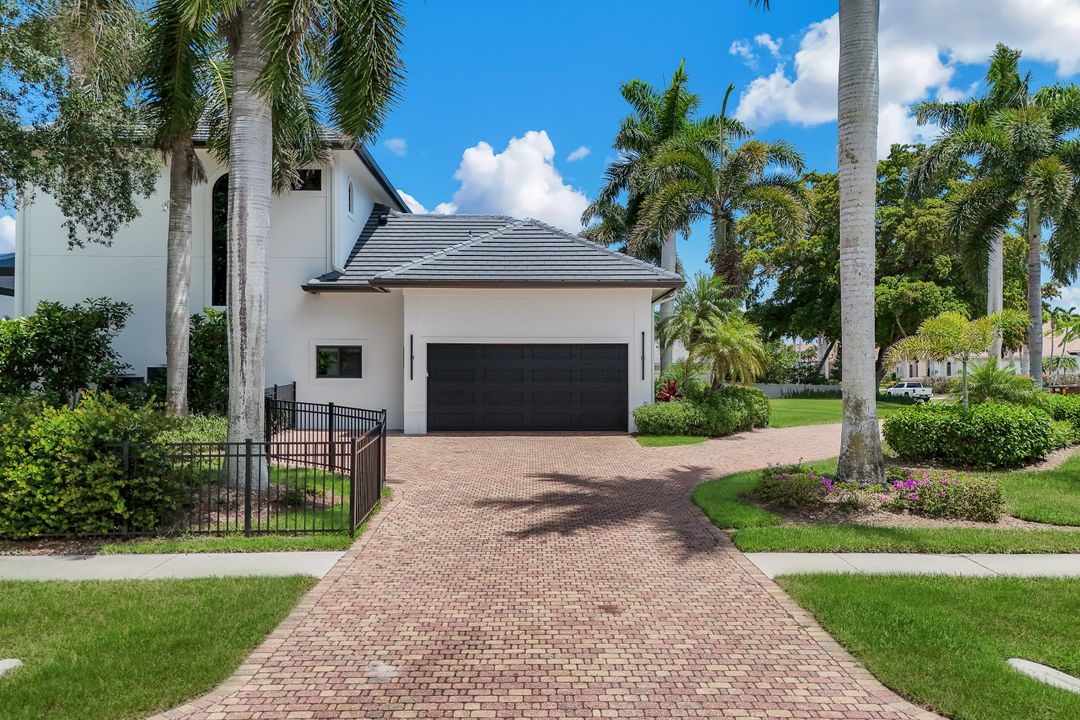 511 Alameda Ct, Marco Island, FL 34145