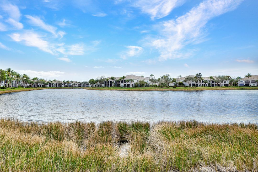 9234 Tesoro Ln #101, Naples, FL 34114