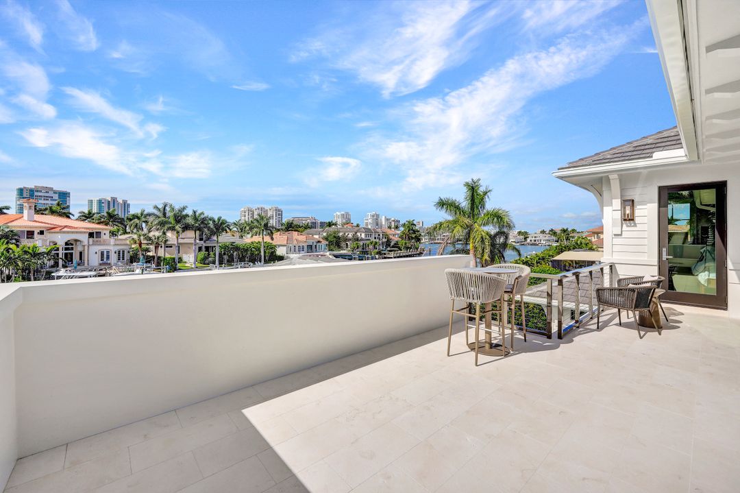 3637 Crayton Rd, Naples, FL 34103