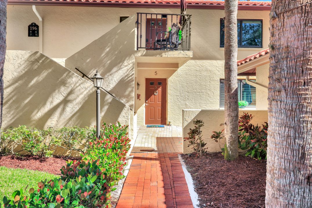 196 Albi Rd #5, Naples, FL 34112