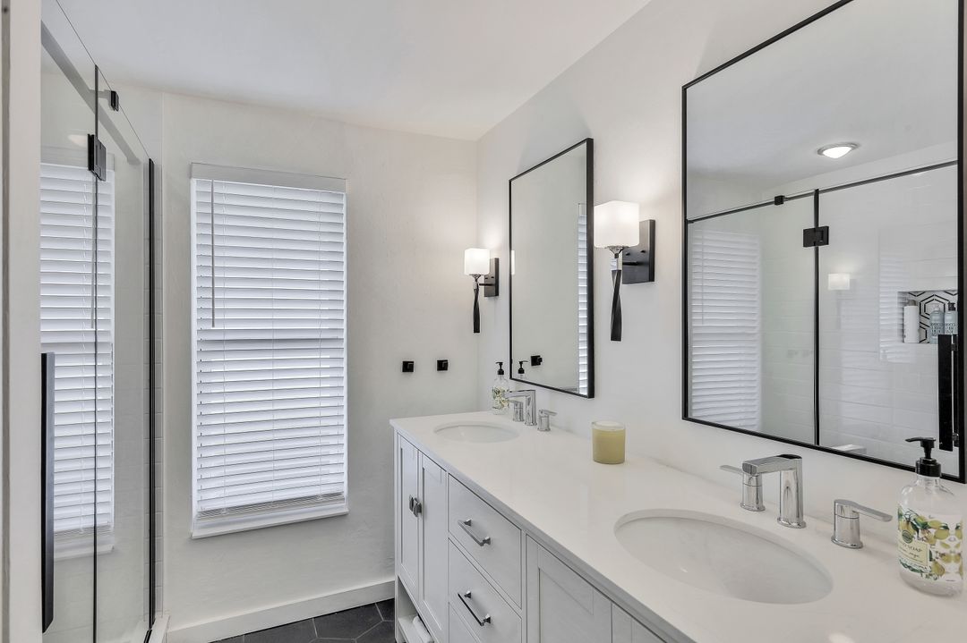 28448 Las Palmas Cir, Bonita Springs, FL 34135