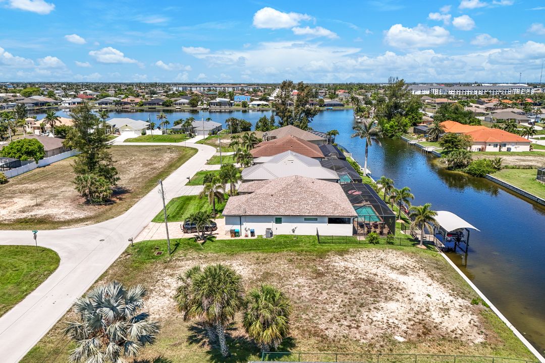 1227 SW 37th St, Cape Coral, FL 33914