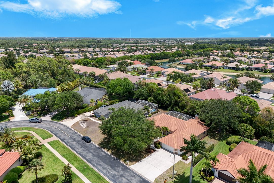 2079 Imperial Cir, Naples, FL 34110
