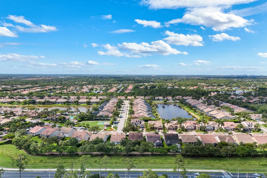 16345 Camden Lakes Cir, Naples, FL 34110