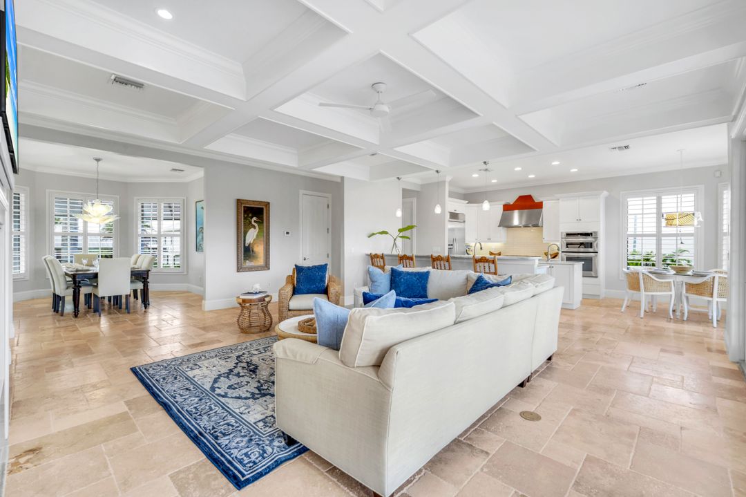 273 Egret Ave, Naples, FL 34108