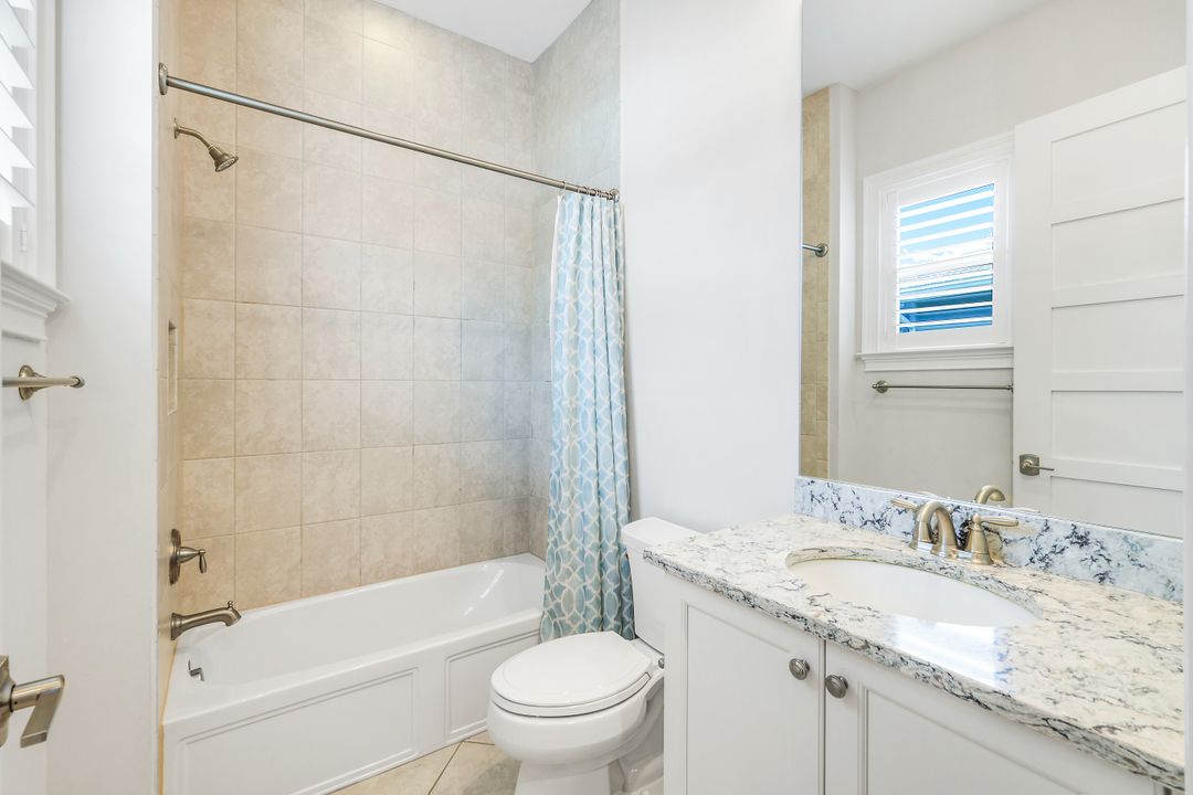 6348 Lyford Isle Dr, Naples, FL 34113