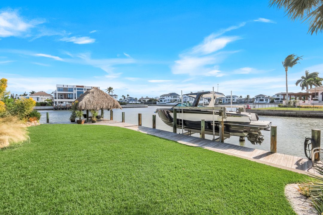 290 Channel Dr, Naples, FL 34108