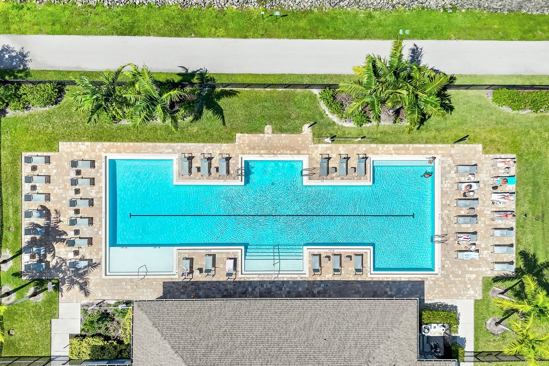 15171 Wildflower Cir, Naples, FL 34119