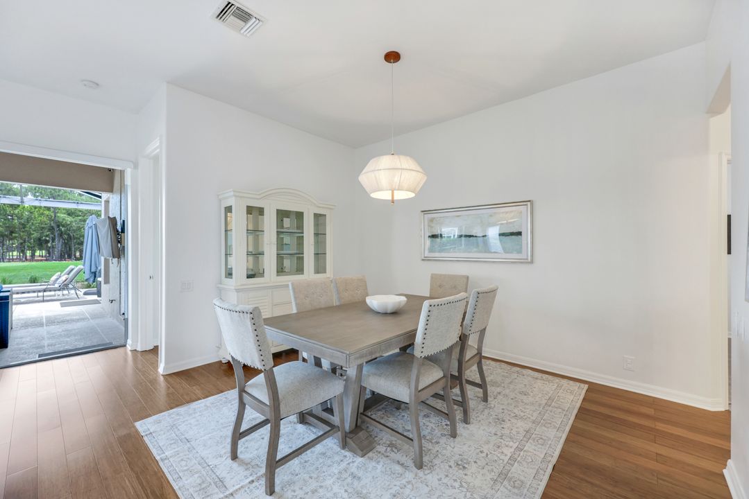 8621 Gleneagle Way, Naples, FL 34120