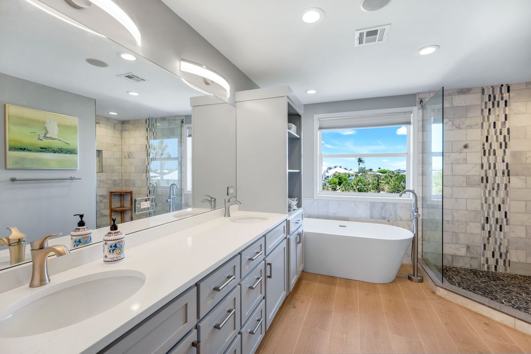 654 Sea Oats Dr, Sanibel, FL 33957