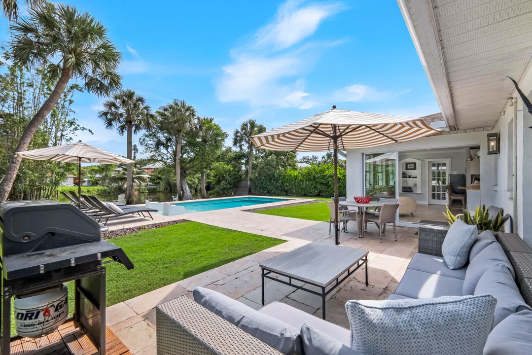 841 107th Ave N, Naples, FL 34108