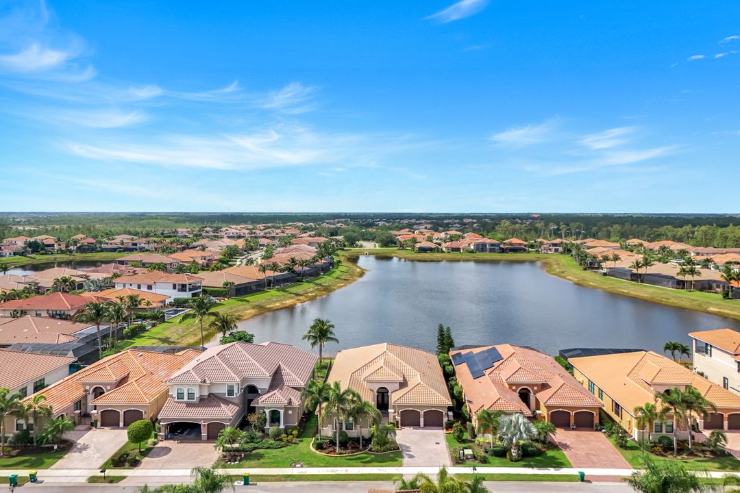 2915 Cinnamon Bay Cir, Naples, FL 34119