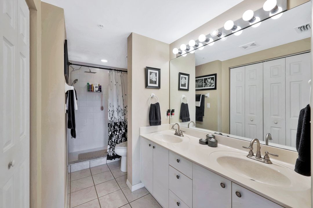 5025 Cedar Springs Dr #102, Naples, FL 34110