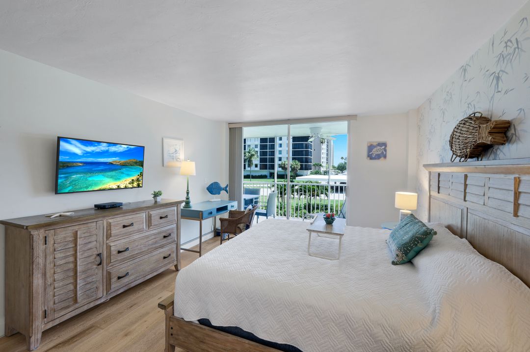 5 Bluebill Ave #208, Naples, FL 34108