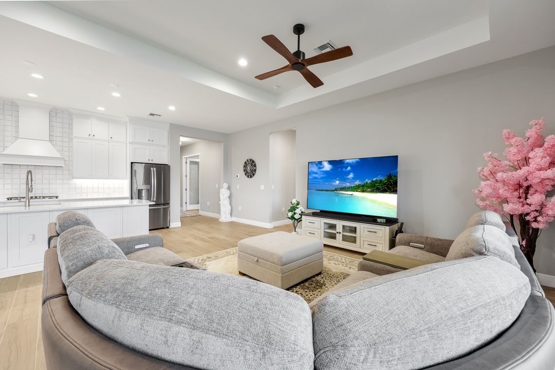 4065 Aquila Pl, Naples, FL 34120