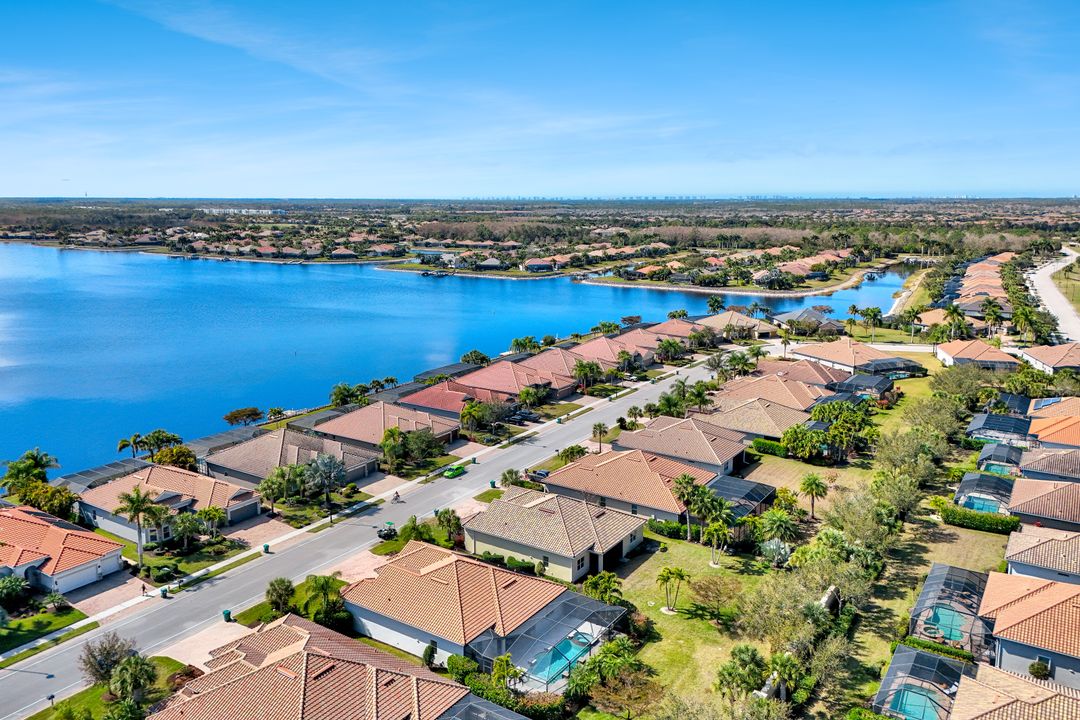 9298 Quarry Dr, Naples, FL 34120