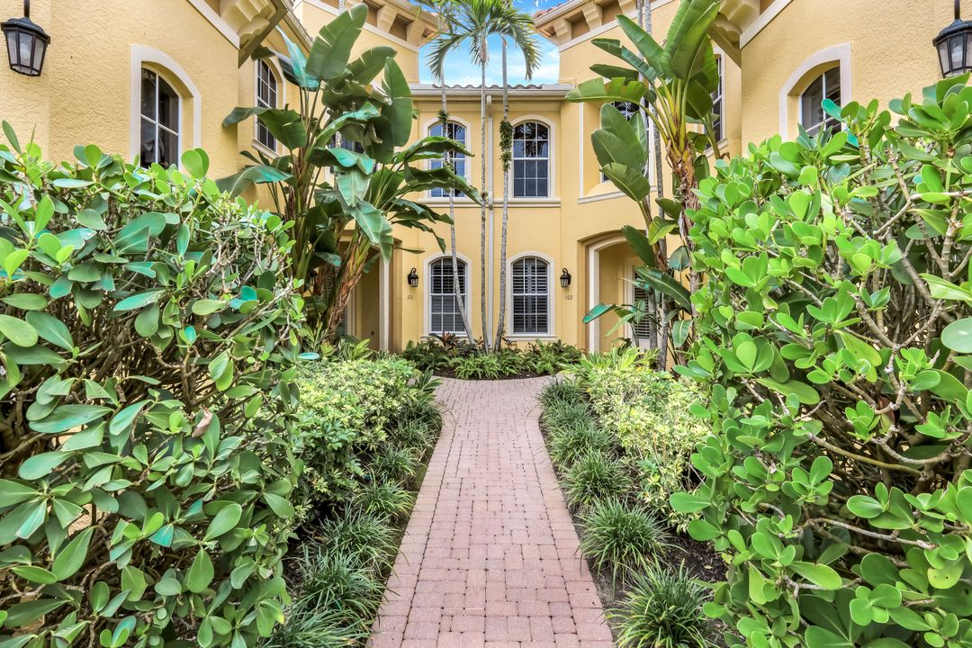 18530 Sandalwood Pointe #102, Fort Myers, FL 33908