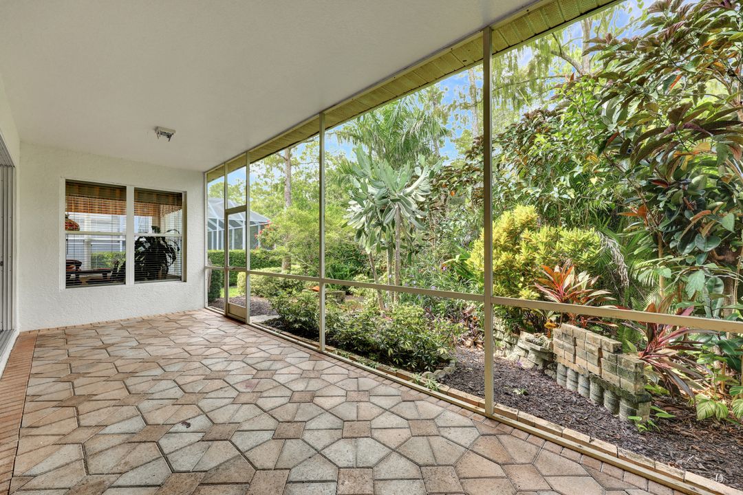 818 Grafton Ct, Naples, FL 34104