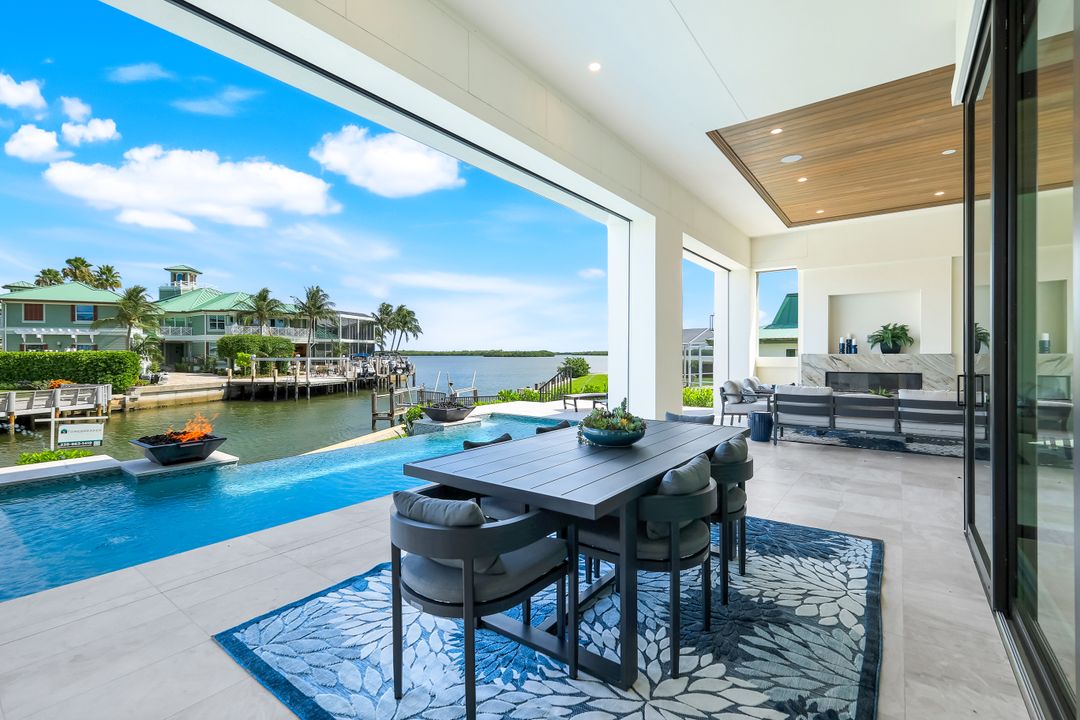 960 Iris Ct, Marco Island, FL 34145