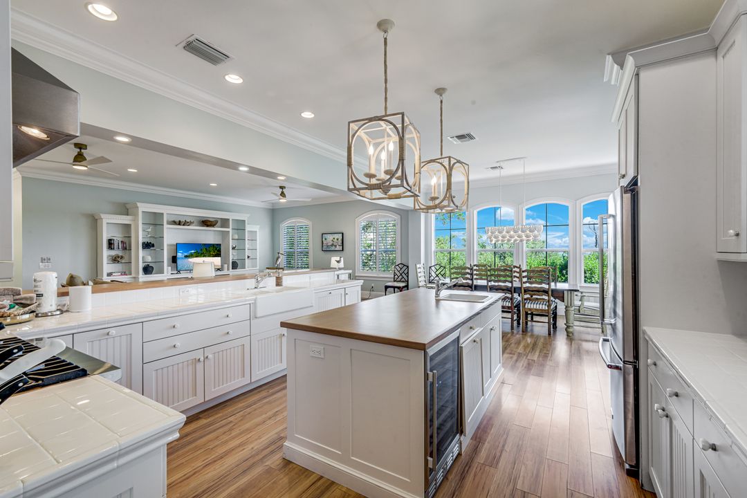 16211 Captiva Dr, Captiva, FL 33924