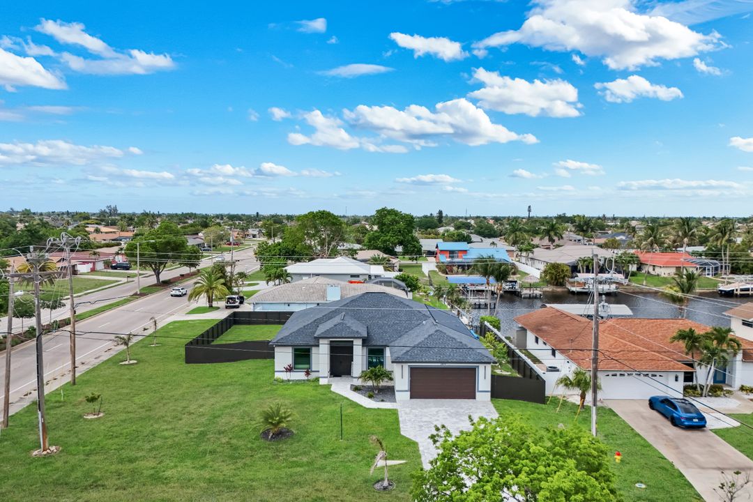 2419 Country Club Blvd, Cape Coral, FL 33990