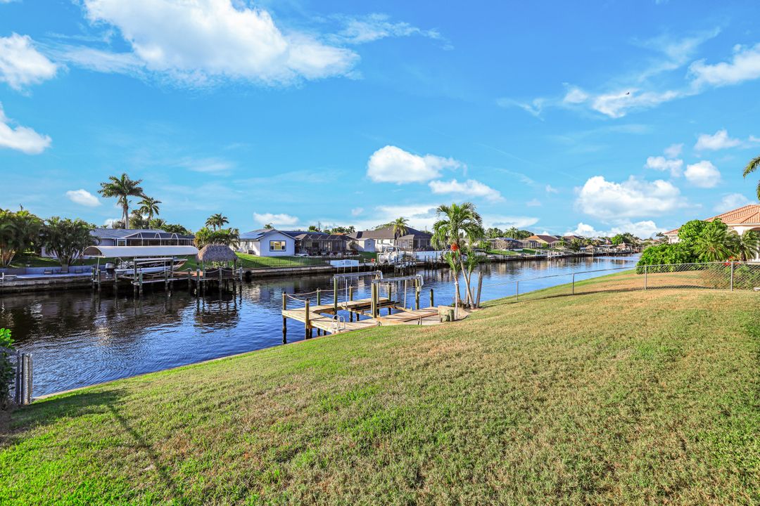 3034 SE 10th Pl, Cape Coral, FL 33904