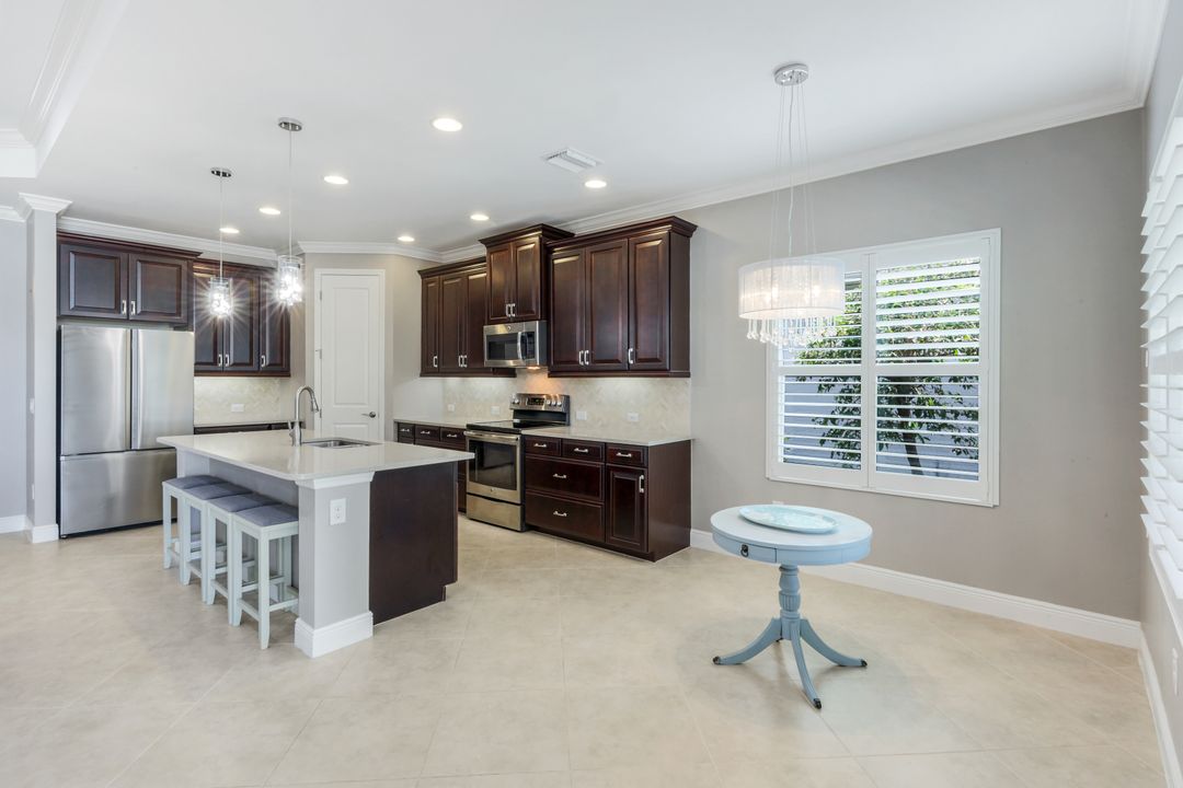 3620 Canopy Cir, Naples, FL 34120