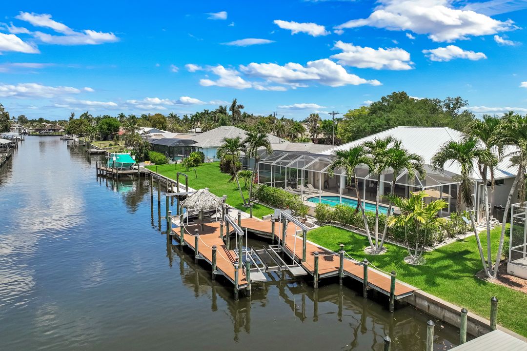 3710 SE 18th Pl, Cape Coral, FL 33904