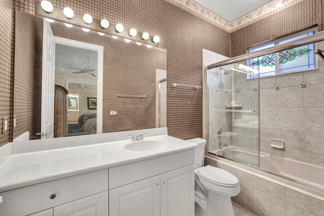 9742 Wilshire Lakes Blvd, Naples, FL 34109