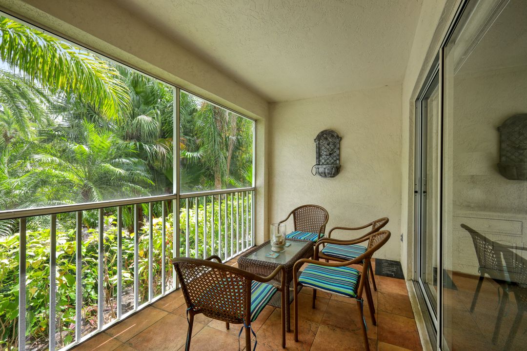 520 Club Side Dr #4, Naples, FL 34110