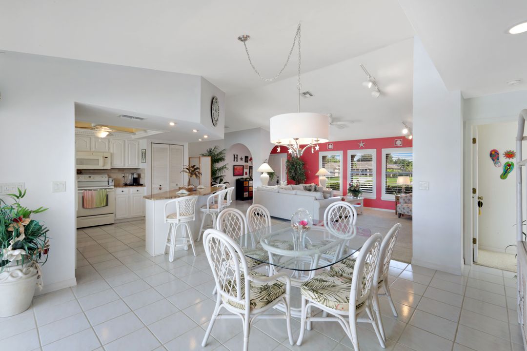 212 Kamal Pkwy, Cape Coral, FL 33904
