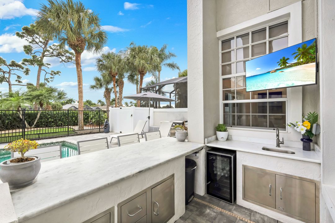 15303 Devon Green Ln, Naples, FL 34110