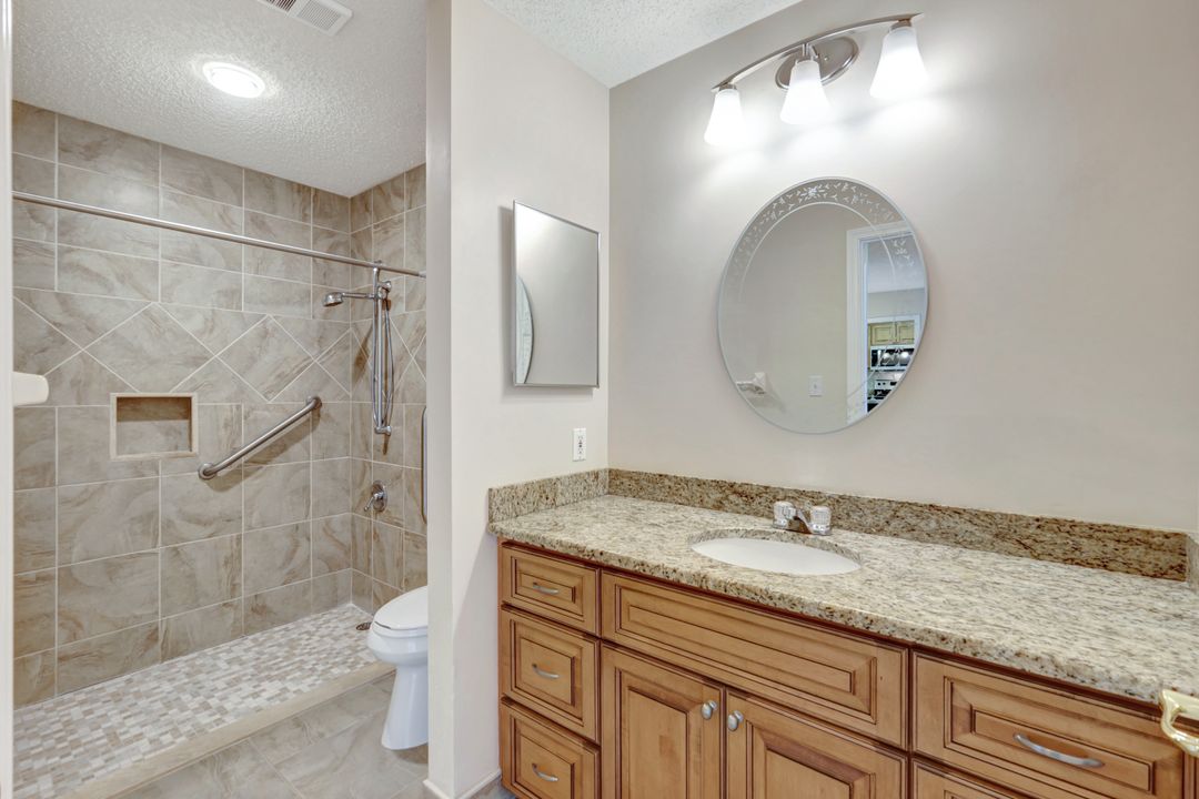 900 Arbor Lake Dr #207, Naples, FL 34110