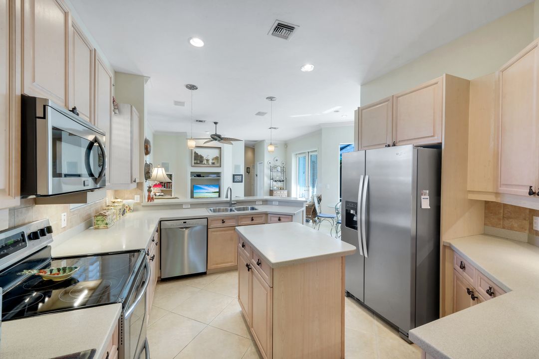 4959 Bollard Ct, Naples, FL 34112