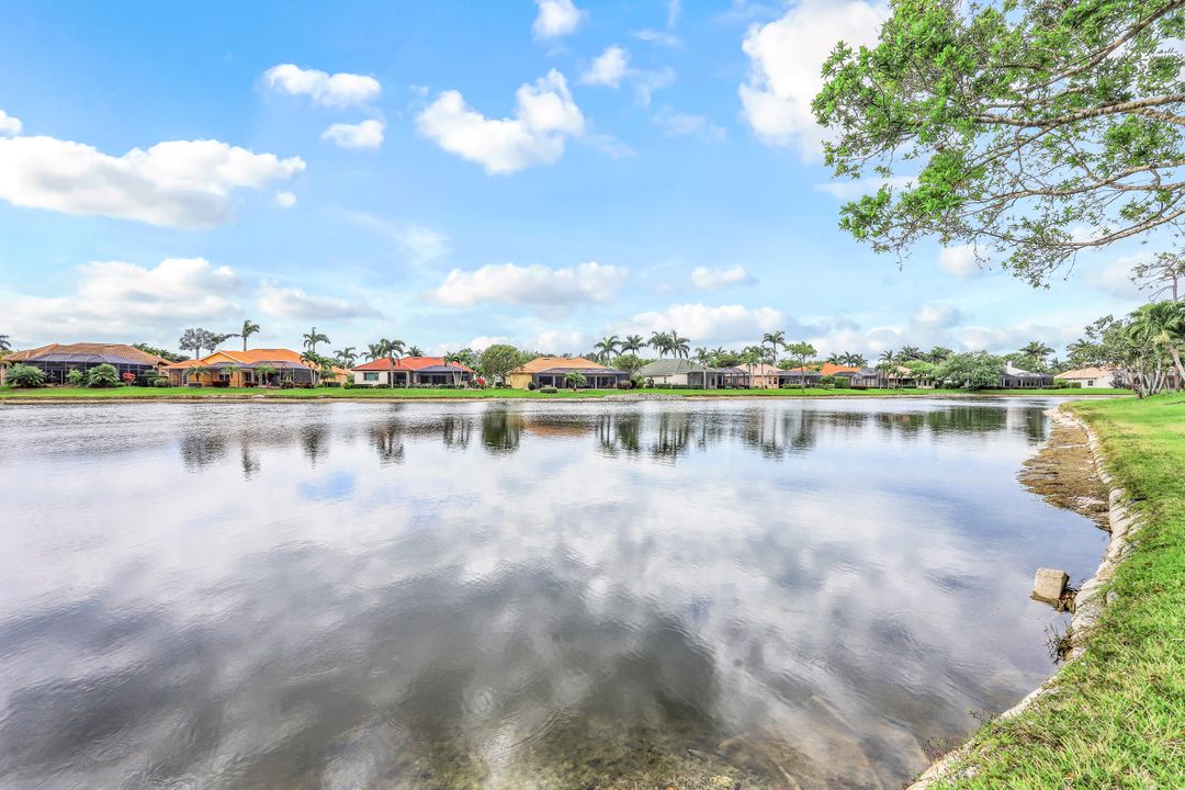 7092 Peach Blossom Ct, Naples, FL 34113