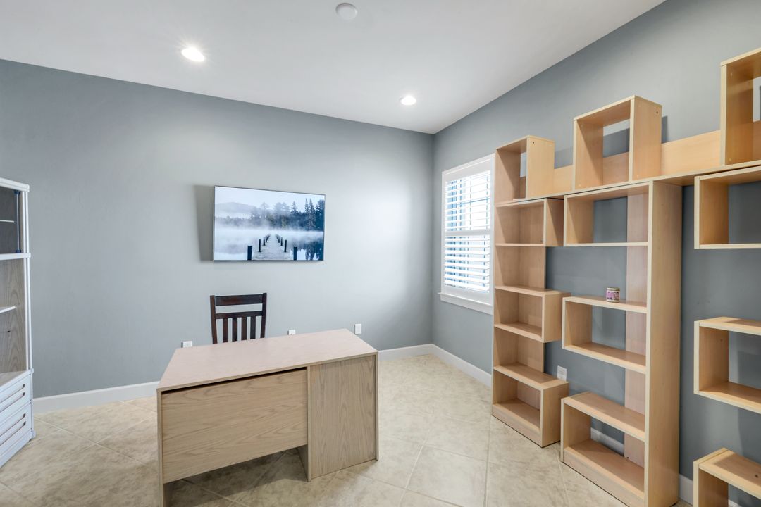 9550 Ironstone Terrace #201, Naples, FL 34120